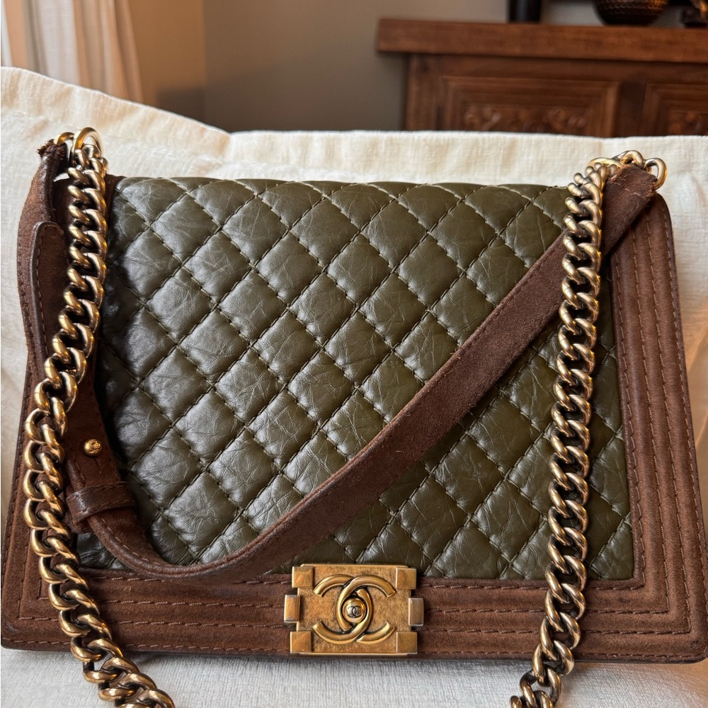 CHANEL Olive Green Quilted Shoulder Bag with Gold Chain